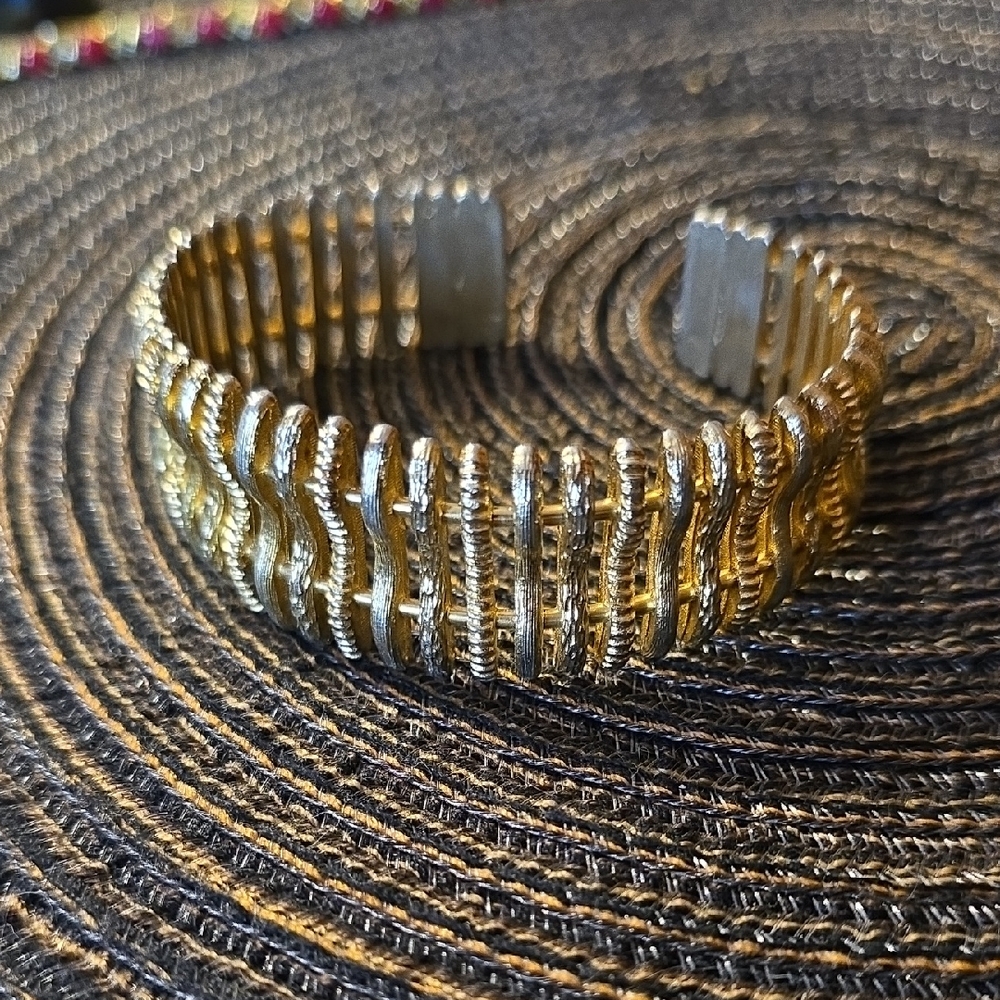 Vintage Goldtone Modernist Bangle Bracelet